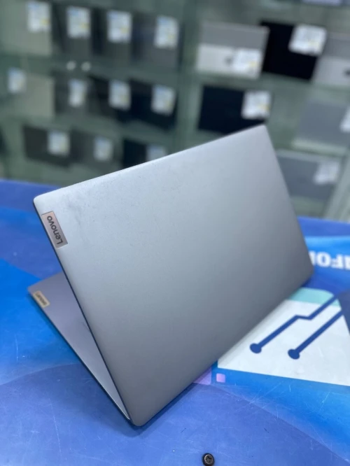 LENOVO IDEAPAD 3 CORE : RYZEN 5 5500U DISC :  256 GB  (SSD)  RAM : 08 GB