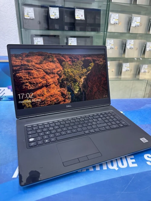 DELL PRECISION 7750 CORE : INTEL i7 - 10850H DISC :  512 GB  (SSD)  RAM : 32 GB DDR 4 RTX A3000  06GB