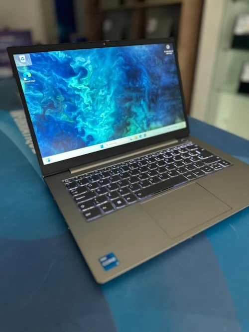 THINKBOOK 14 GEN4  CORE : INTEL i5 - 1235U DISC : 256 GB  (SSD)  RAM : 08 GB  