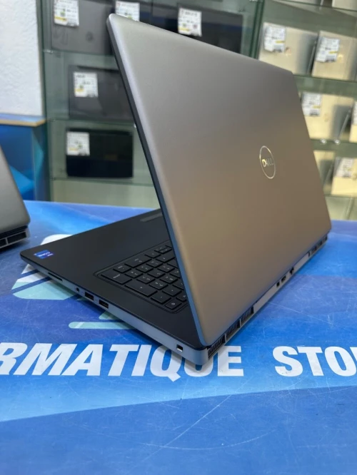 DELL PRECISION 7760 CORE : INTEL i7 - 11850H DISC :  512 GB  (SSD)  RAM : 32 GB DDR 4 RTX A4000 08GB
