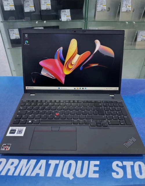 THINKPAD L15 GEN4 CORE : RYZEN 7 PRO 7730U DISC :  512 GB (SSD)  RAM : 32 GB