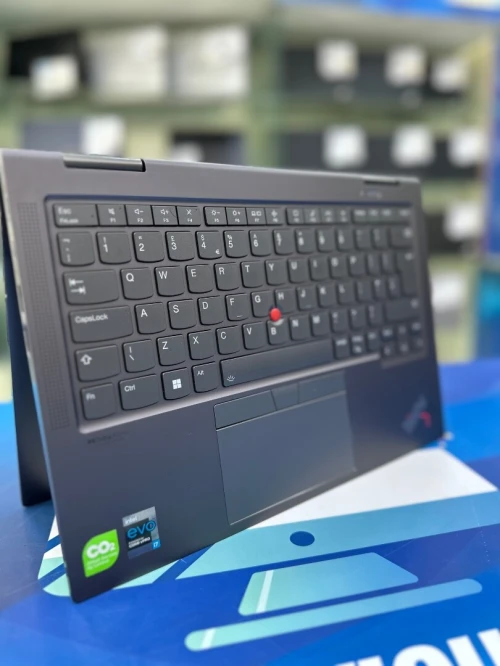 THINKPAD X1 YOGA X360 CORE : Intel i7 / 1165G7 DISC : 01 TB  (SSD)  RAM : 32GB GB   