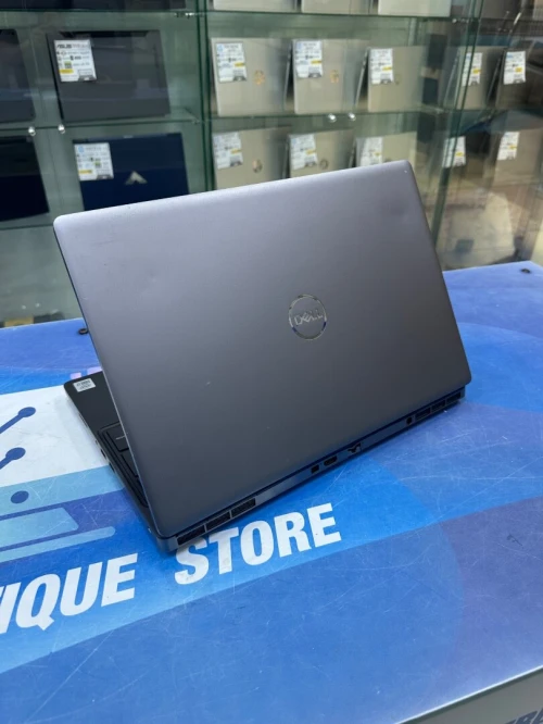 DELL PRECISION 7550 CORE : INTEL i7 - 10750H DISC :  512 GB  (SSD)  RAM : 16 GB RTX T1000 04GB