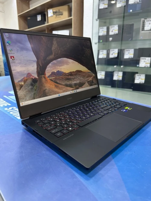 HP OMEN 16  CORE : INTEL I9 - 12900H DISC :  512 GB  (SSD)  RAM : 16 GB  RTX 3060 6GB
