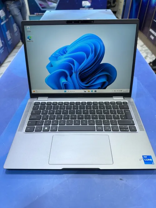 DELL LATITUDE 5450 CORE : INTEL I5 - 1335U DISC : 256 GB  (SSD)  RAM : 16 GB  