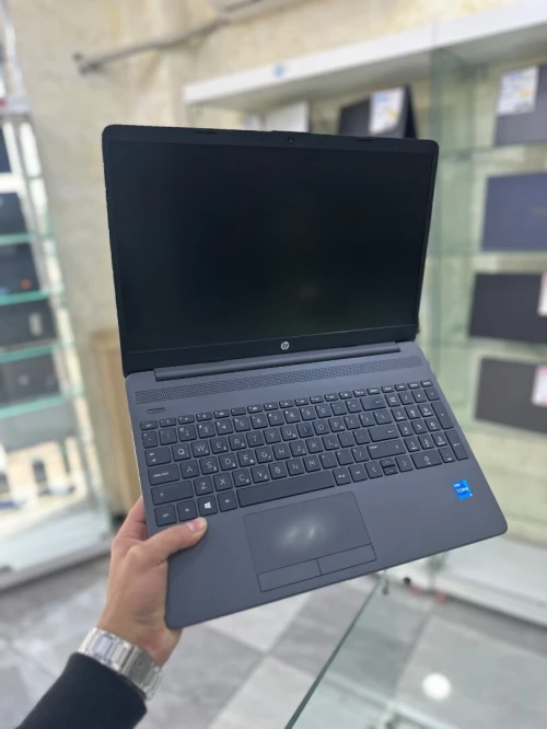 HP 250 G8 i5 - 1135 G7 256/08 GB