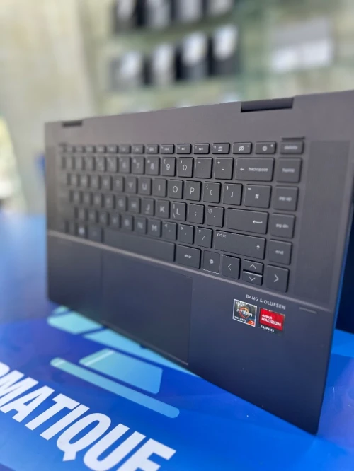 HP ENVY 15 X360 CORE : RYZEN 7 5700U DISC : 512 GB  (SSD)  RAM : 16 GB   