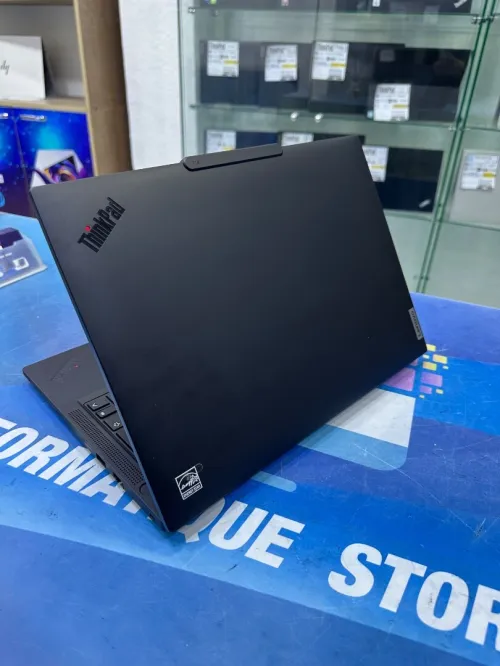THINKPAD T14 CORE : RYZEN 5 PRO 8540U DISC :  512 GB  (SSD)  RAM : 32 GB