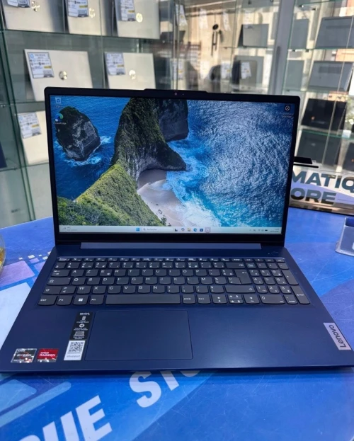 LENOVO IDEAPAD SLIM 3 CORE : RYZEN 5 7520U DISC :  512 GB  (SSD)  RAM : 08 GB