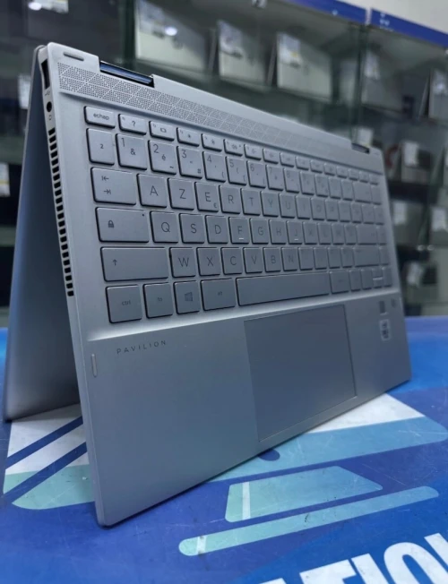 HP PAVILION 14 X360 CORE : INTEL I5 - 1065G7 DISC :  512 GB (SSD)  RAM : 08 GB