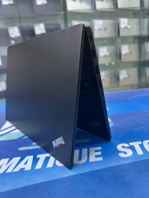 THINKPAD L13 CORE : INTEL i5 - 10310U DISC :  256 GB  (SSD)  RAM : 08 GB