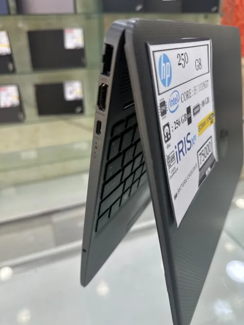 HP 250 G8 i5 - 1135 G7 256/08 GB