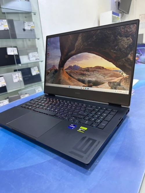 HP OMEN 16  CORE : INTEL I9 - 12900H DISC :  512 GB  (SSD)  RAM : 16 GB  RTX 3060 6GB