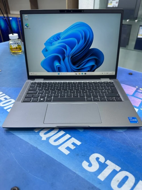 DELL LATITUDE 7340  CORE : INTEL i5 - 1335U DISC :  256 GB  (SSD)  RAM : 16 GB
