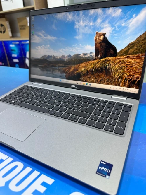 DELL PRECISION 3570 CORE : INTEL I7 - 1255U DISC : 512 GB  (SSD)  RAM : 16 GB   NVIDIA T550 