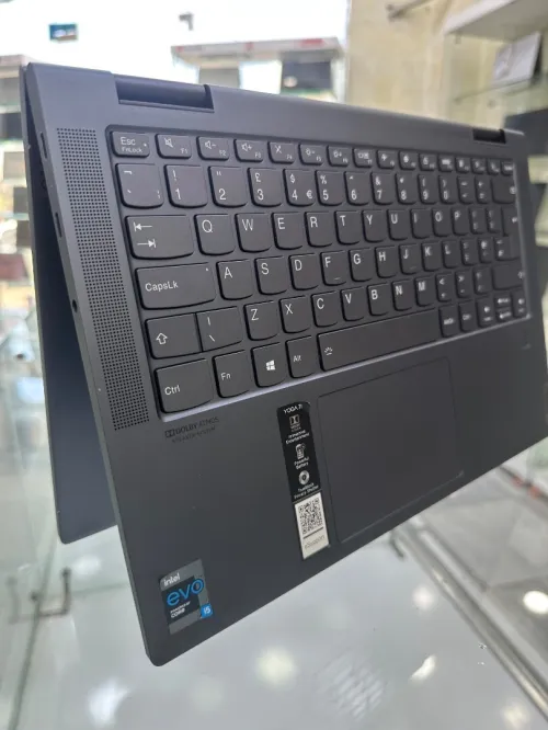 LENOVO YOGA 7i  X360 CPU: CORE I5 / 1135G7 8 cœurs DISC : 256 GB  (SSD) RAM : 08  