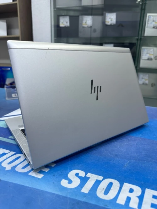 HP ELITEBOOK 830 G8 CORE : INTEL i5 - 1135G7 DISC :  256 GB  RAM : 16 GB