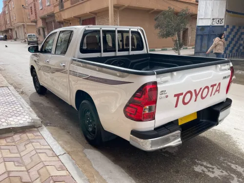 Toyota Hilux 4/2 pickup double Cabine 2025 GL