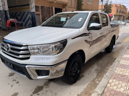 Toyota Hilux 4/2 pickup double Cabine 2025 GL