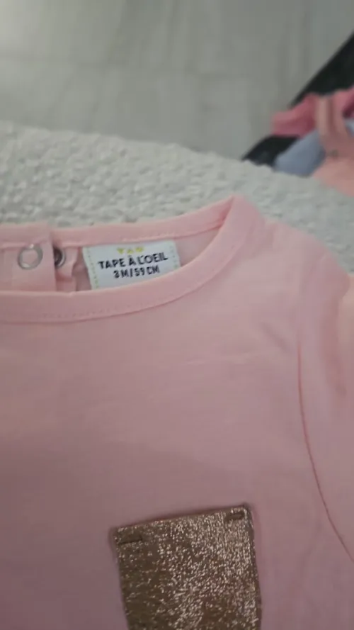 Vêtements d'occasion bébé 