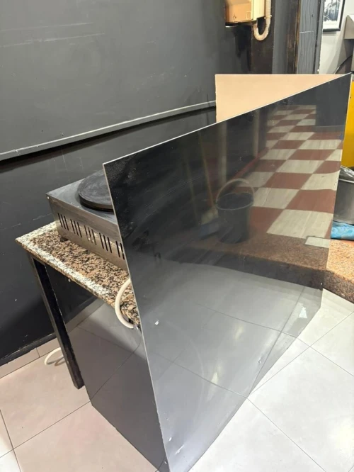 Crepier table