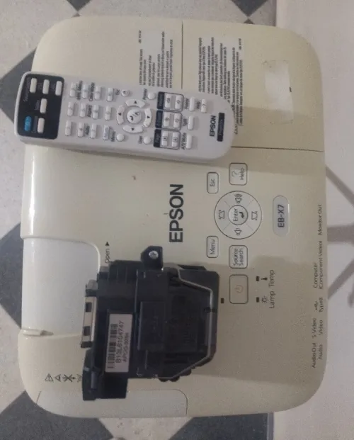 Vidéo projecteur Epson EB-X7 