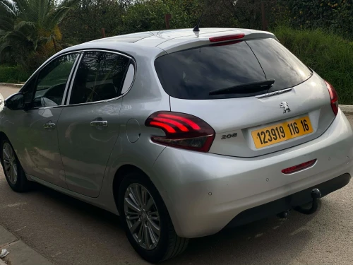 Peugeot 208 2016 Allure