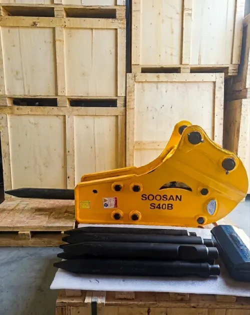 Brise roche pour rétro chargeure et mini pelle JCB hidromek caterpillar case mst terex manitou hyundai new holland comatsu tirsam Marteau hydraulique soosan hammer s40b