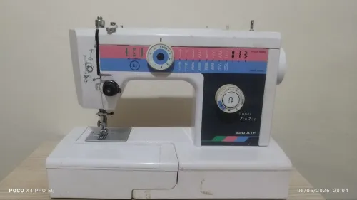 Machine a coudre super zig zag 820 ATF