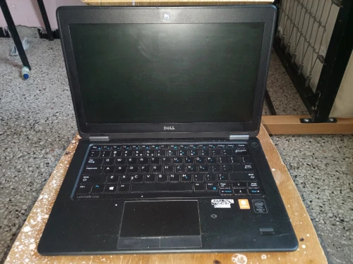 I7 vpro 5 eme 8/256ssd 14.1 puce u5500 ...