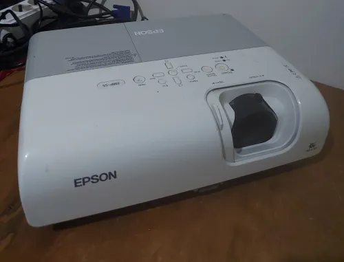 Vidéo projecteur data show epson emp s5 bon occasion marche bien san télécommande oran