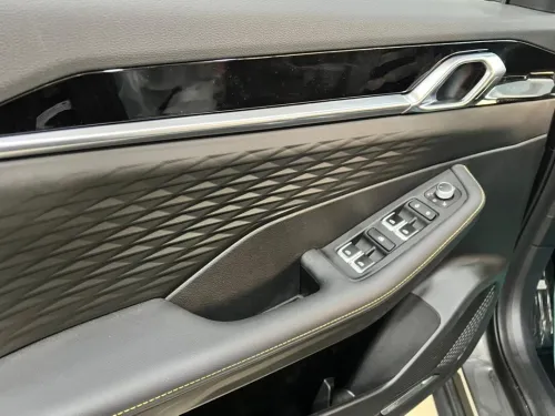 Geely Coolray 2026 Foule