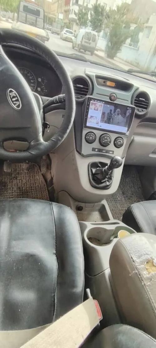 Kia Carens 2010 7 place