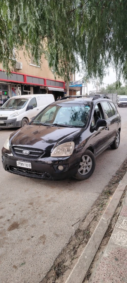 Kia Carens 2010 7 place