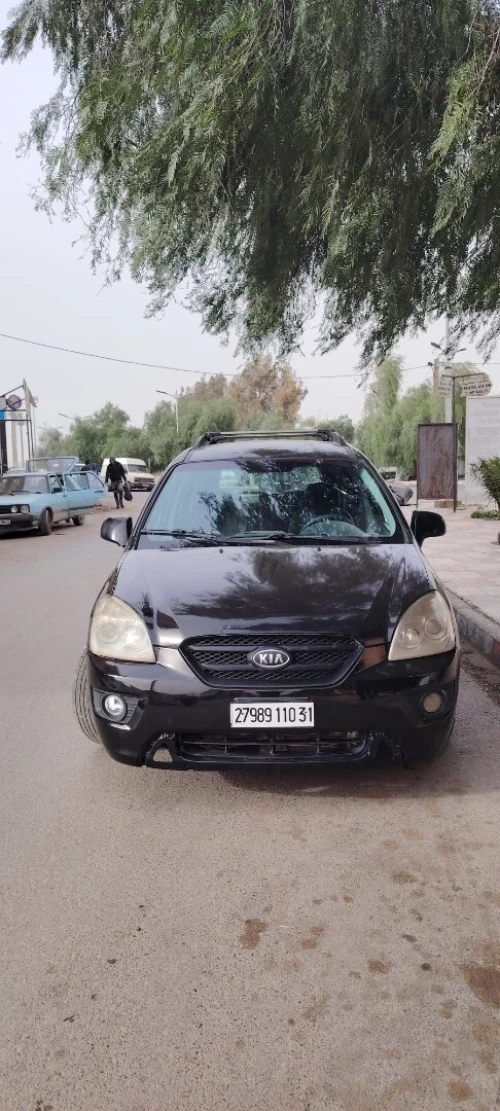 Kia Carens 2010 7 place