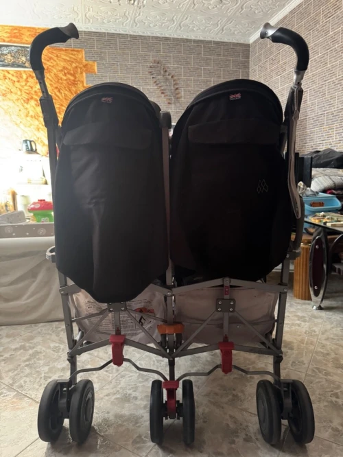 Poussette double Mclaren édition BMW