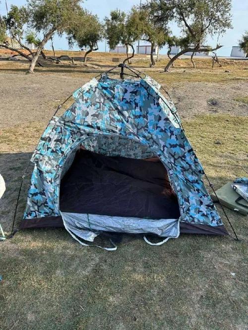 Tente camping automatique 4 places