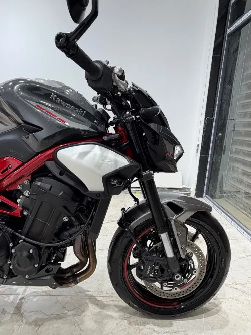 Kawazaki Z900 2025