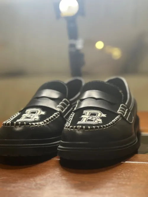 Mocassins Bershka Original la seule pièce en Algérie 