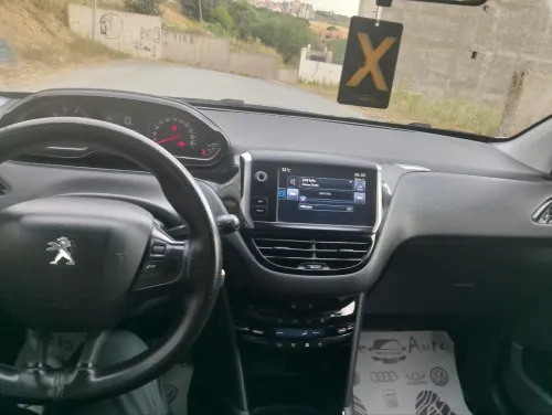 Peugeot 208 2015 Active Facelift