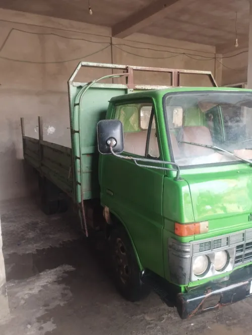 طيوطا طيوطا B30 1981