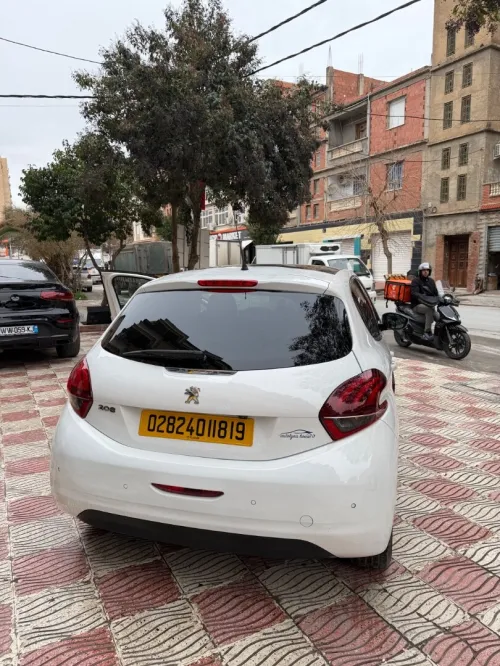 Peugeot 208 2018 Allure