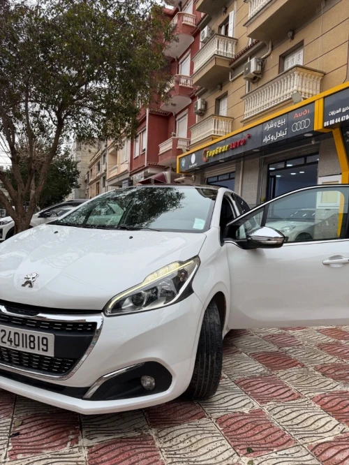 Peugeot 208 2018 Allure