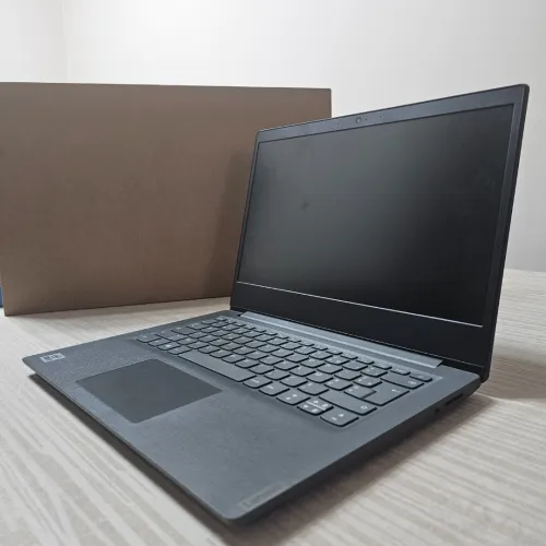 Lenovo V14-IIL - Neuf, jamais utilisé, sous emballage.