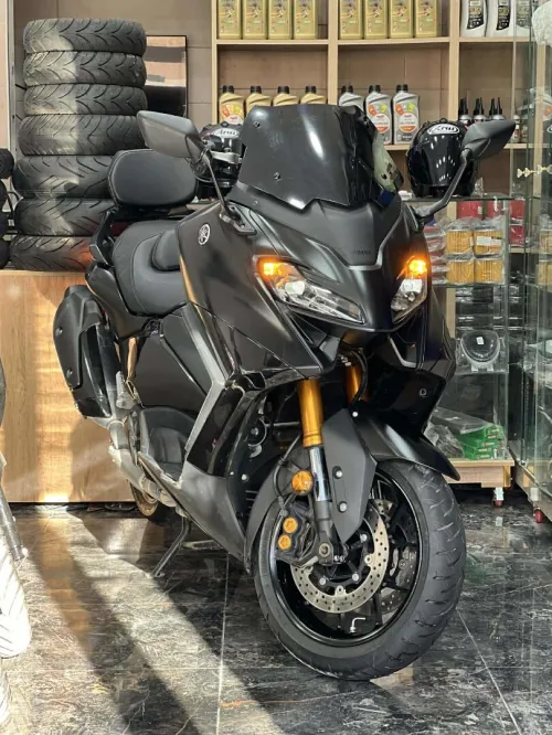 Yamaha Tmax 2024