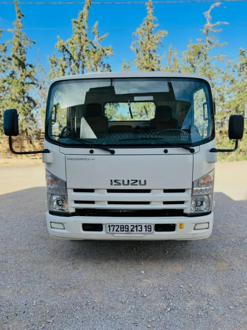Isuzu NPR 2013