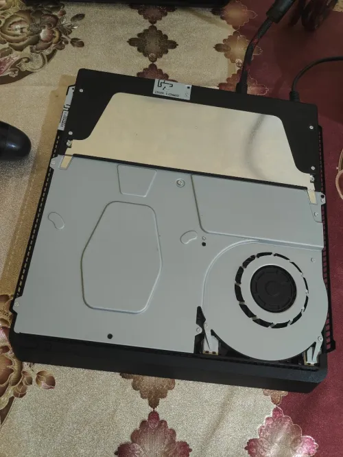 PS4 Slim Version 12.50 avec compte plein de jeux 