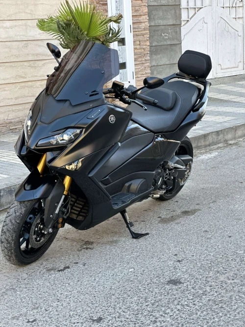 Yamaha Tmax 2023