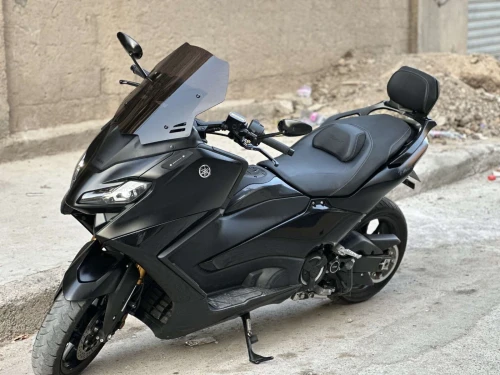 Yamaha Tmax 2023