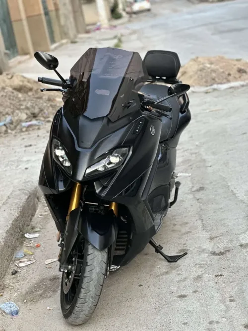 Yamaha Tmax 2023